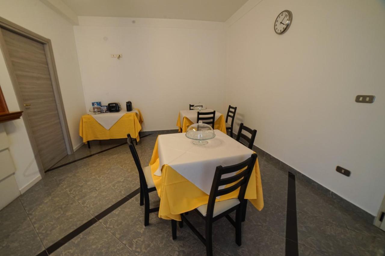 Central Home B&B Cosenza Eksteriør billede